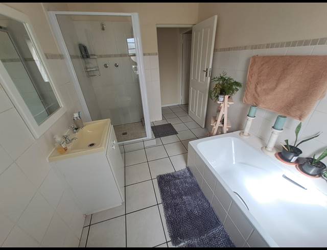 3 bed property to rent in REUNION PARK